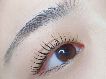 コクアアイラッシュ チハヤ(KOKUA eyelash chihaya)の写真/関東で大人気最新LEDマツエク導入決定！エクステ史上最高の軽さと持続力。上品さを演出するお目元に。