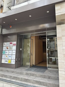 全力ストレッチ 四ツ橋堀江店/ビルの外観