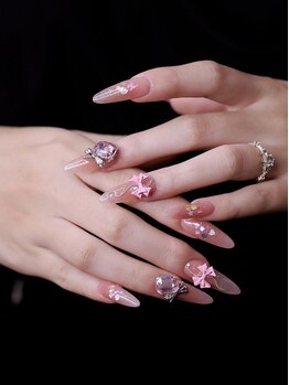 ズンビーネイル(Zunbee nail)の写真/長さ出しが得意☆指先をすらっと見せるロングネイルが大人気♪長さがほしい方、イベントネイルにも◎