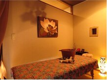 心も身体もゆっくりほどける、落ち着いたバリニーズスパの雰囲気