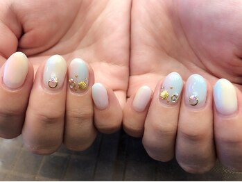 プラハネイル(+HER 美甲)/ニュアンス×シェル