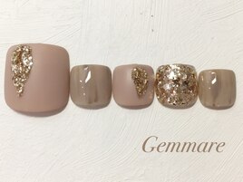 大人可愛いニュアンスネイル