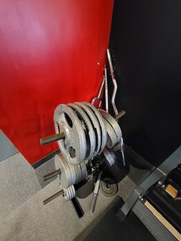 クルー ジム24(CREW GYM24)/高重量も可能!!プレート多数あり