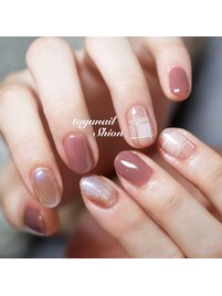 大人気マグネットチェックネイル