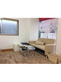 ゆったり空間で施術が受けられるサロン