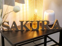 サクラ(Sakura)の雰囲気（暖色系照明のお部屋でごゆっくりと♪）