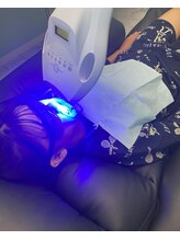 ホワイトマジック(White Magic)/LEDライト照射