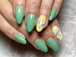 ミモザネイル×グリーン