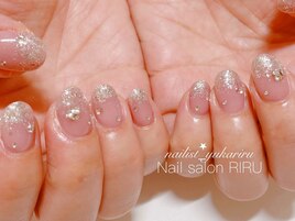 キラキラ×Vカットネイル