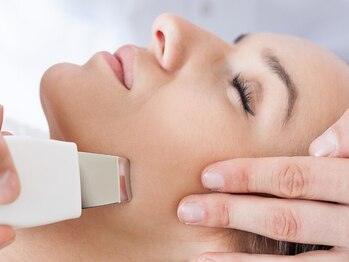 ニコリー(NICOLY)の写真/【ナノレベル洗浄技術で汚れをごっそり除去】毛穴スッキリ、肌つるつるの透明感溢れる美肌へ！