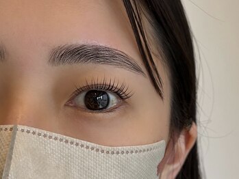 キュロン(quro.n)/ハリウッドブロウリフト