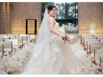 サロン ド ブラン アオヤマ(Salon de BLANC AOYAMA)の写真/花嫁人気No1【小顔＆巻き肩改善】クリスティーナフェイシャル＆上半身集中ボディ◆2026年夏秋婚のご準備◎