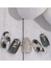 リリフリー(riri Free)/ヒョウ柄ネイル