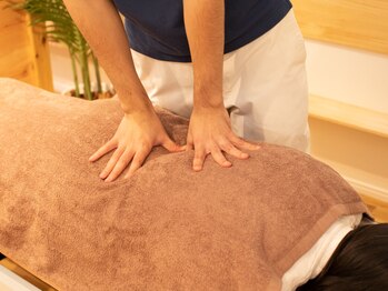 エムズ ファミリア あざみ野(M‘s Familia)/~施術の様子~