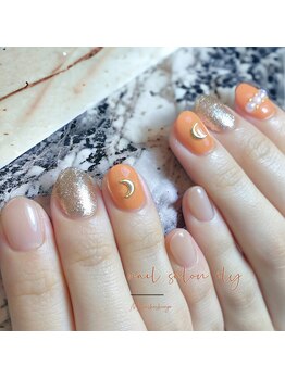 イリー(ily)/月ネイル パラジェル