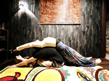 アジアンリラクゼーション ヴィラ 二子玉川店(asian relaxatin villa)/2人でするヨガとも言われます