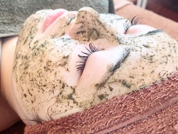 レフアの写真/毛穴の黒ずみ・皮脂詰まりを徹底改善!特化コース★天然ハーブが角質や汚れを除去◎つるんと滑らか美肌に♪