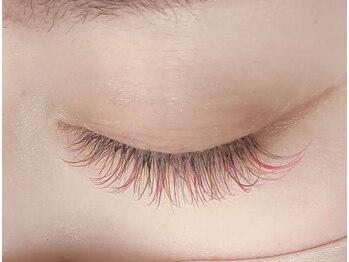 クルーチェ(COULUCE)の写真/【モチ】が自慢!便利な駅近/当日予約OK♪人気のカラーエクステも有り☆豊富なメニューでお目元を印象的に★