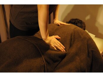 ほぐし手 横浜東口店/辛い背中周りもほぐします！