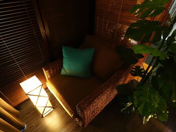 はなころん/バリ風の待合スペースです