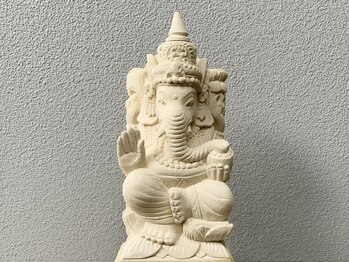 ビーラボ なかもず店/ガネーシャがお出迎え