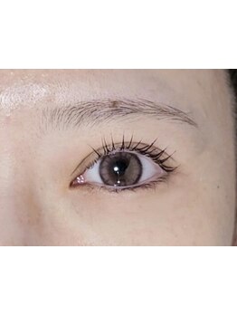 ナチュラル上品な目元にしたい