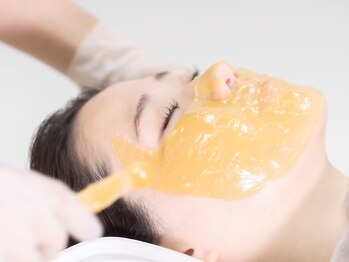 翡翠の写真/「洗顔しても消えない黒ずみ」「ポツポツ目立ついちご鼻」…その悩み,松ヤニパックで改善します!