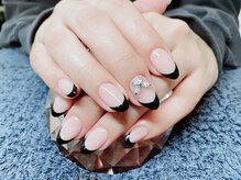 シンプル黒フレンチネイル