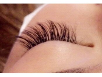 フリルアイビューティ 豊中店(Frill Eye Beauty)/