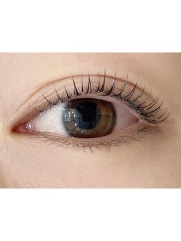 ナチュラル上品な目元にしたい