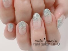 リル(RIRU)/ラメグラデーションネイル