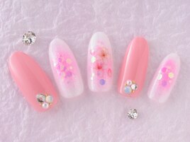 チーク×フラワー重ねネイル