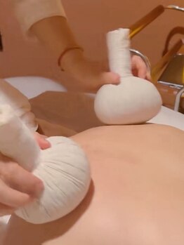 ナーラック(naa rak)の写真/日頃のお疲れをリセット！タイ古式マッサージの講師も務める熟練セラピストによる本格手技を梅田でご提供◎