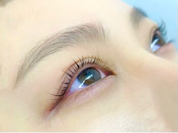 リリーラッシュ 立川店(LilyLash)の写真/【アイブロウ×まつ毛】のメニューですっきりあか抜けたお顔に♪お目元の印象UPしてみませんか？
