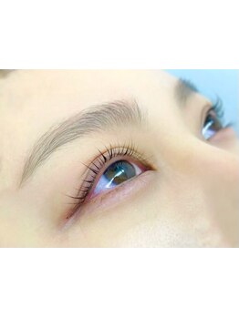 ナチュラル上品な目元にしたい