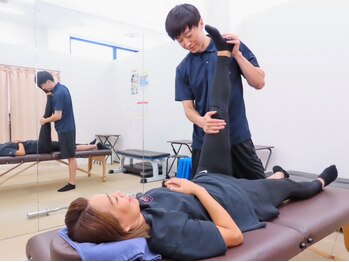 サン加圧スタジオ 野々市店(SUN加圧スタジオ)の写真/パーソナルストレッチで柔軟性UP↑首肩コリ・腰・ヒザの痛みに◎トレーニングと合わせると更に脂肪燃焼★