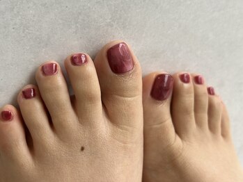 リノン(Rinon)の写真/サンダルを買う前から始めるフットネイル☆シンプルなワンカラーが差をつける◎