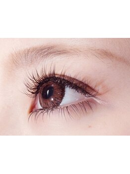 ナチュラル上品な目元にしたい