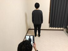 リラファス整体院 神戸新開地/タブレットで姿勢や動作を撮影