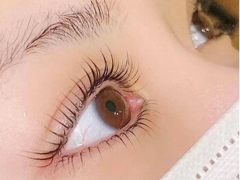 アラーナサロン 上野店(Arana salon)の写真/【自まつげ派に大人気★まつげパーマ上下¥4680】自然な仕上がりで、目力UP！朝のメイク時間も短縮できる♪