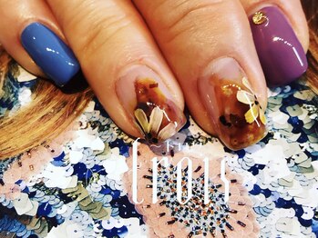 トロワ 中目黒(trois)/お持ち込み秋ネイル