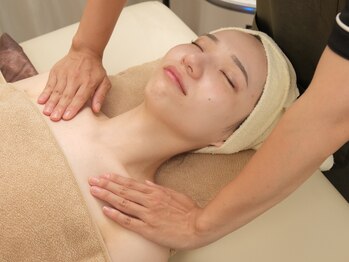 トータルビューティー マカシー(TotalBeauty makasih)/光フェイシャル