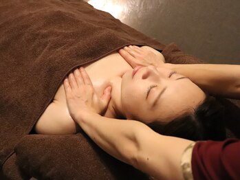 リラクゼーションサロン スアイ(SUAI)/施術風景(フェイシャルエステ)