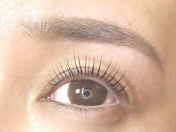 ヴォーレヴ(BEAUreve)の写真/ビューラーいらずのくるんと上向きまつ毛♪瞳に光を取り入れて、より魅力的なお目元に◇モチの良さも◎