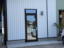 フラフ(fluff)の雰囲気（住宅型有料老人ホームよもぎデイサービスの真横の白と緑の建物◎）