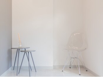 セジール メンズ アイ メゾン 問屋町(SAISIR MEN'S EYE MAISON)/待合 [店内]