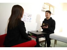 あいうぃる鍼灸整体院の雰囲気（【カウンセリング充実】痛みの原因や姿勢分析を行います。）