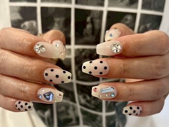 ネイルズトーキョー(nails TOKYO)の写真/【フット|ニュアンスアートやり放題60分コース¥6500】夏のおしゃれは足元から。