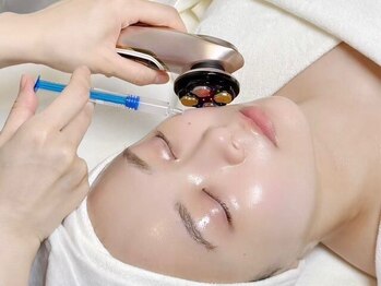 R-1ビューティーサロン 銀座の写真/【話題の塗る針美容】韓国で人気マイクロニードル×ヒト幹細胞導入×最新マシンで若々しい印象へ☆［銀座］