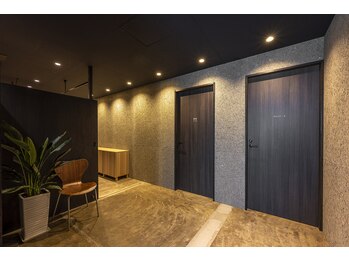 グローアップ(Glow up)/エントランス